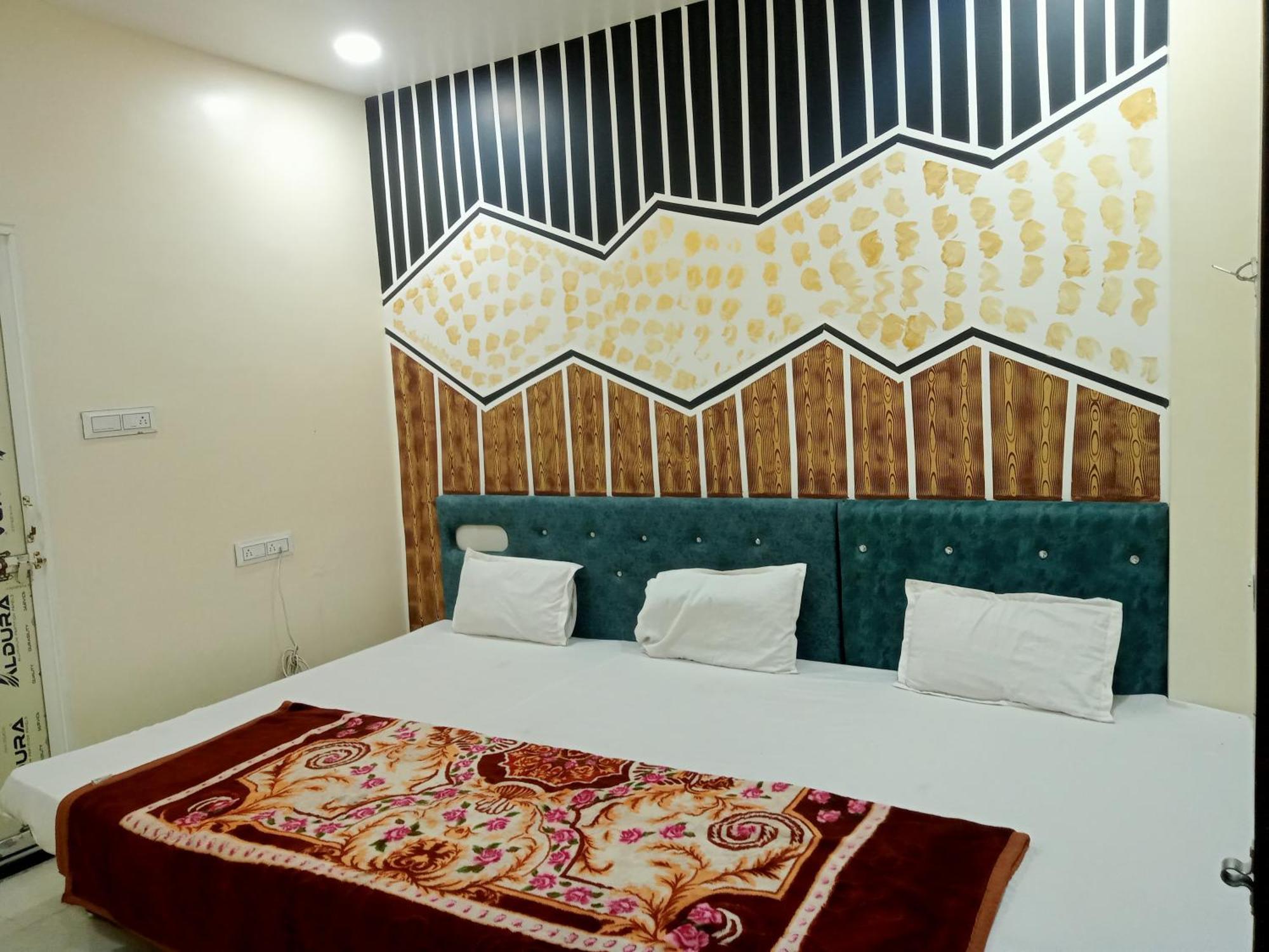 Hardik Palace Ujjain Eksteriør billede