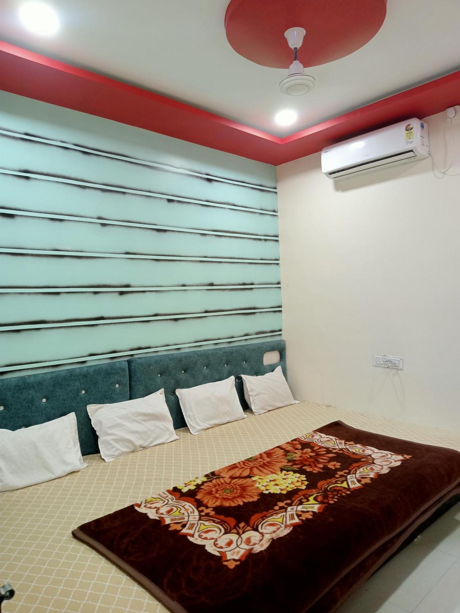Hardik Palace Ujjain Eksteriør billede